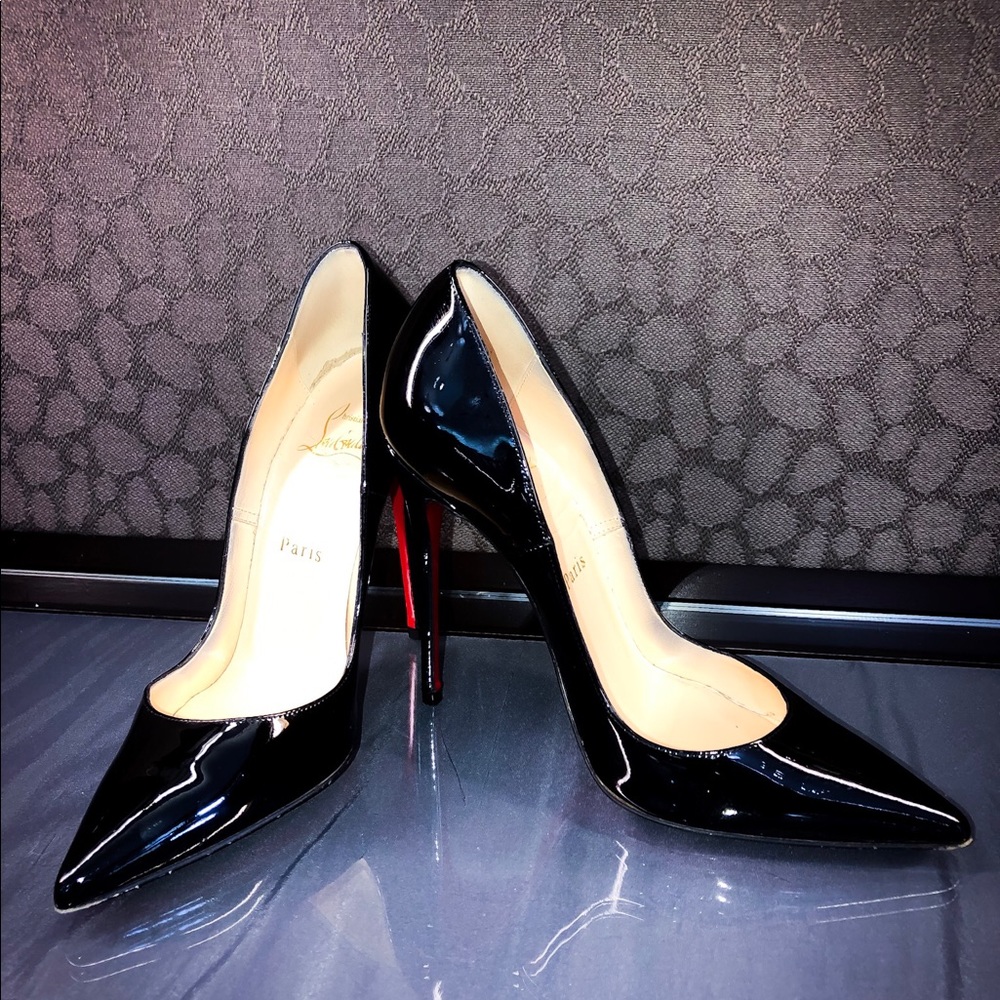 Christian Louboutin ‘So Kate’ Pump